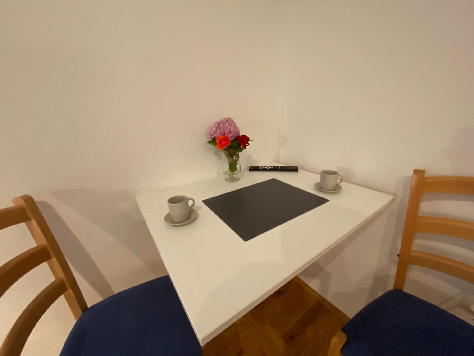 Studio Apartment And Rooms Adria Водице Екстериор снимка
