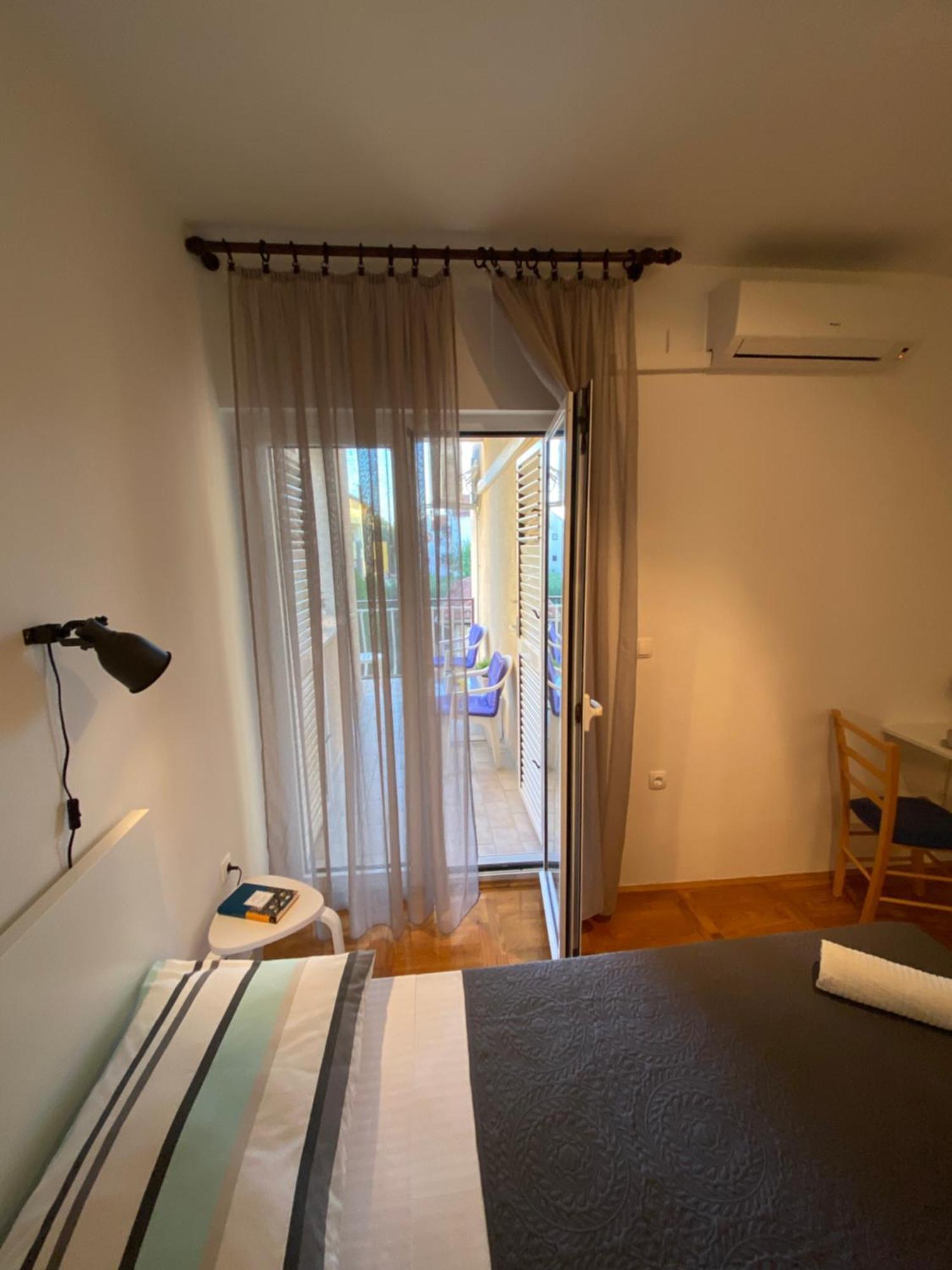 Studio Apartment And Rooms Adria Водице Екстериор снимка