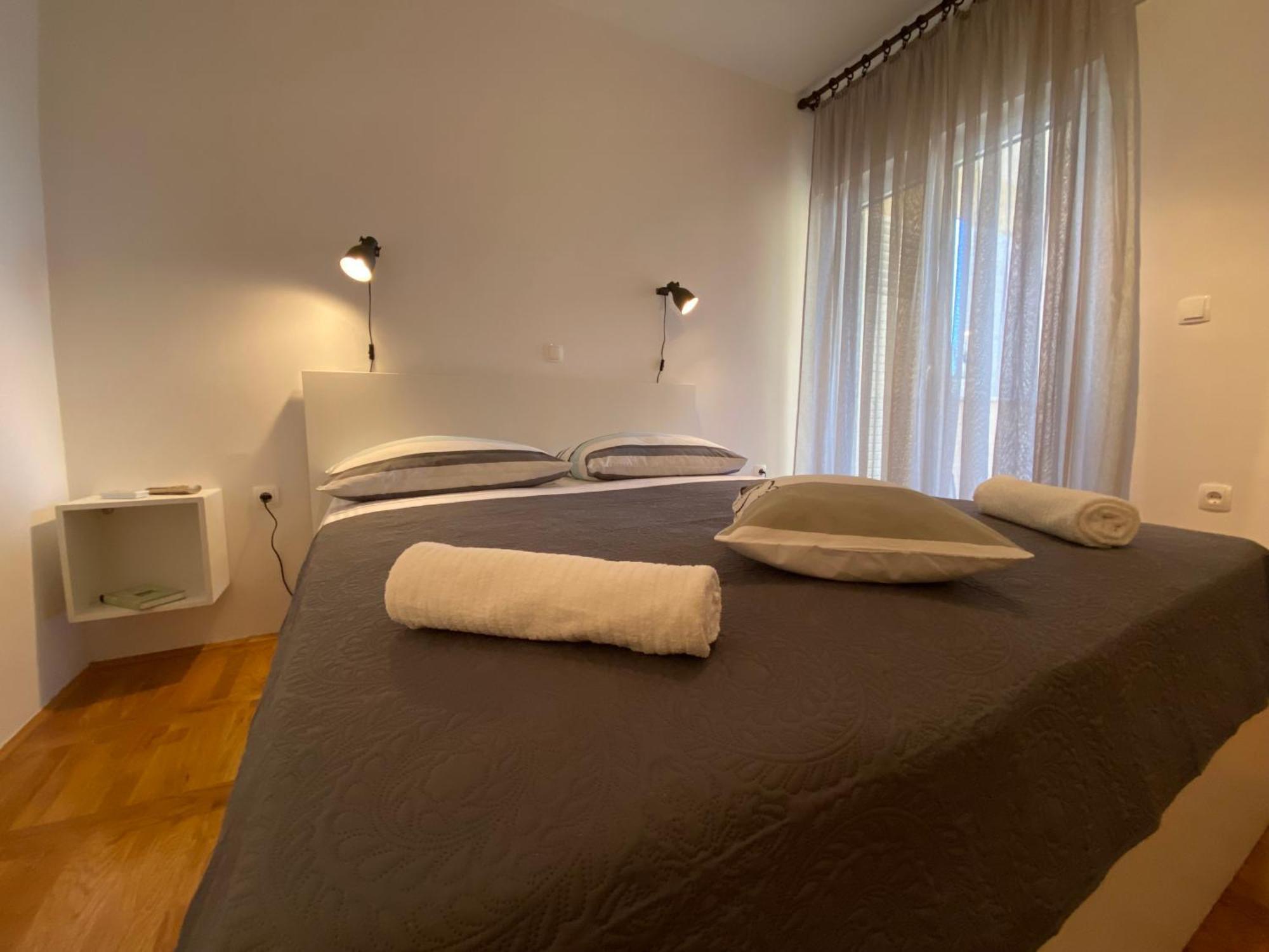 Studio Apartment And Rooms Adria Водице Екстериор снимка