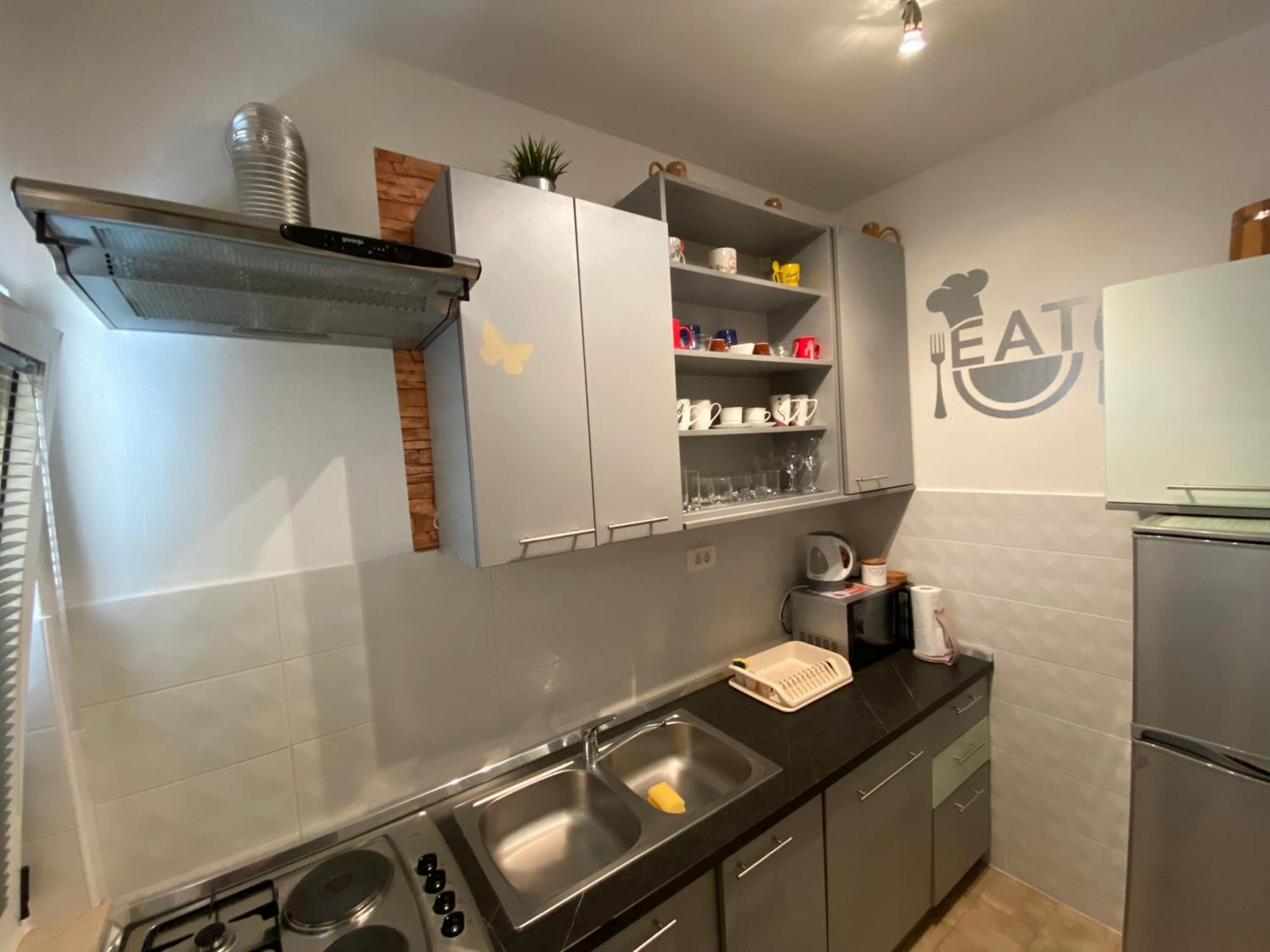 Studio Apartment And Rooms Adria Водице Екстериор снимка