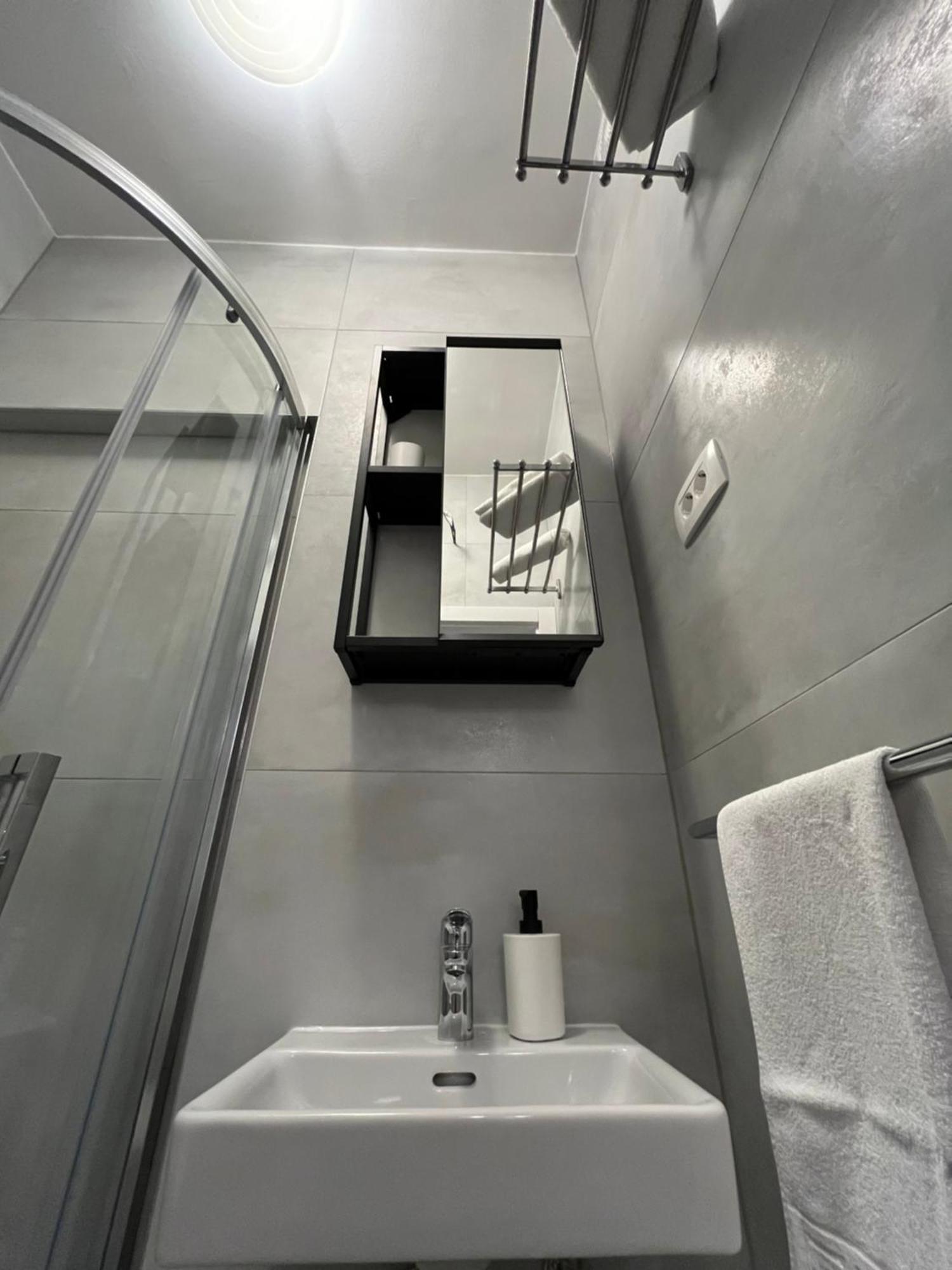 Studio Apartment And Rooms Adria Водице Екстериор снимка