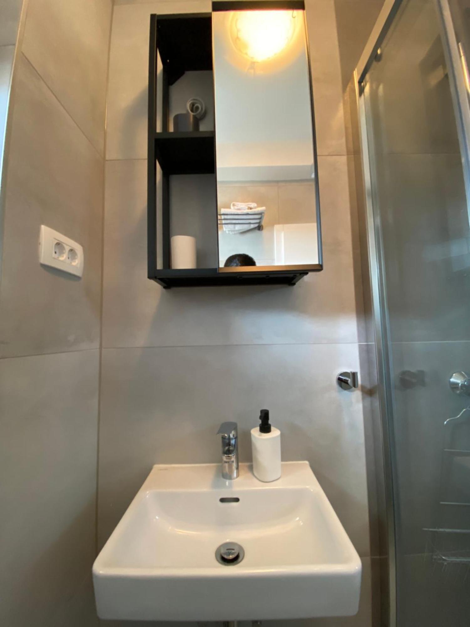 Studio Apartment And Rooms Adria Водице Екстериор снимка